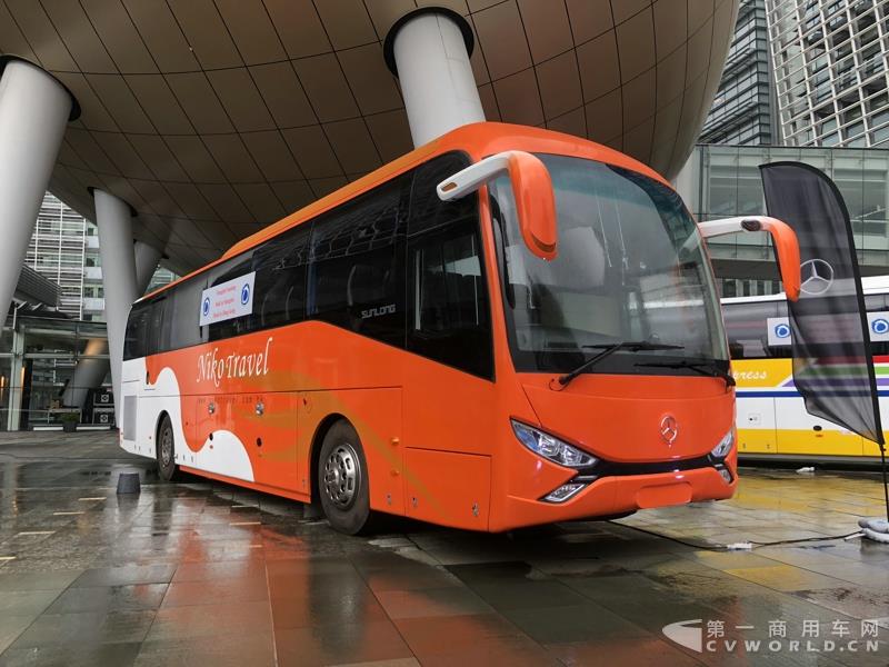 申龍SLK6116HKB歐六柴油客車，全部采用奔馳底盤