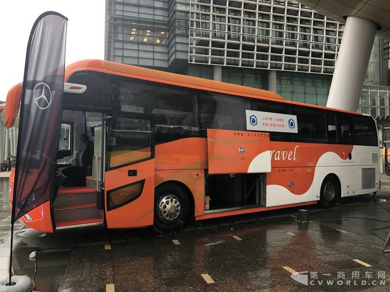申龍SLK6116HKB歐六柴油客車，全部采用奔馳底盤