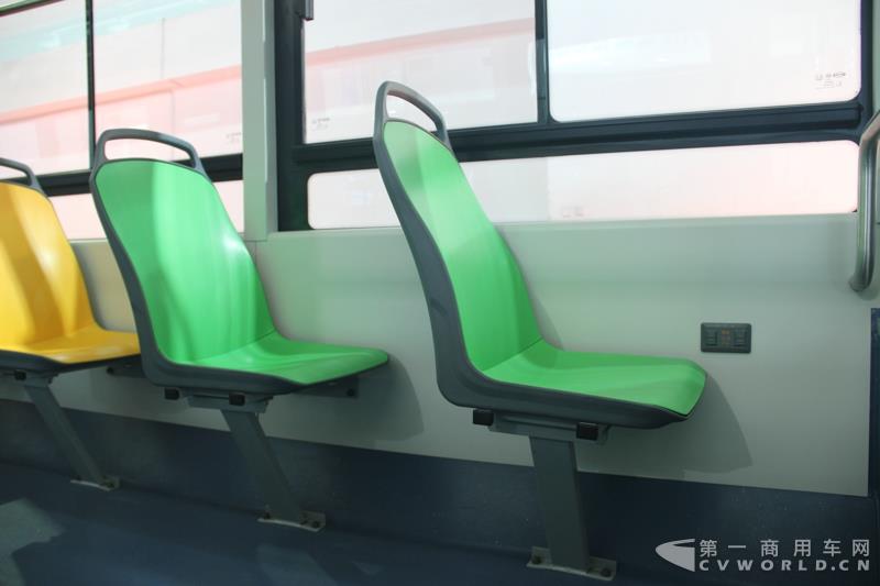 南京金龍開(kāi)沃H10純電動(dòng)公交車(chē)