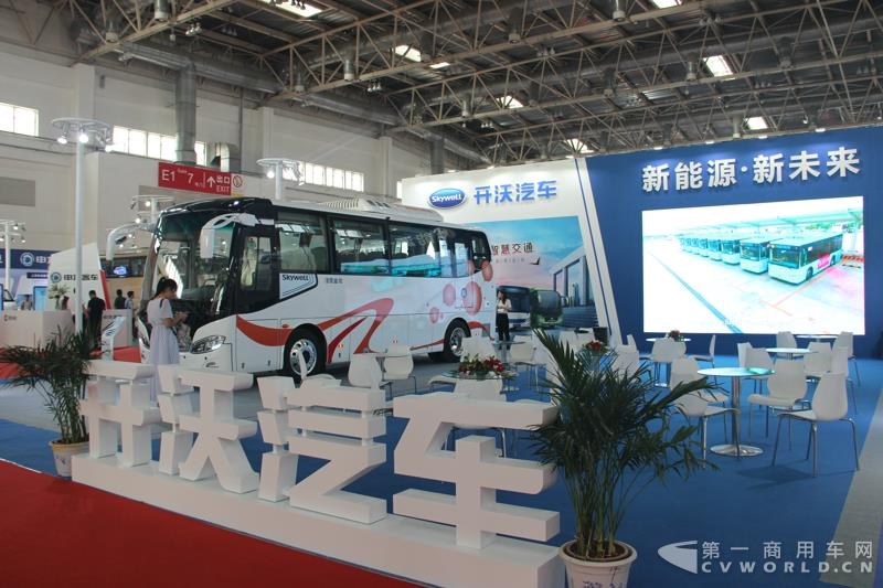 南京金龍開(kāi)沃汽車(chē)展臺(tái)