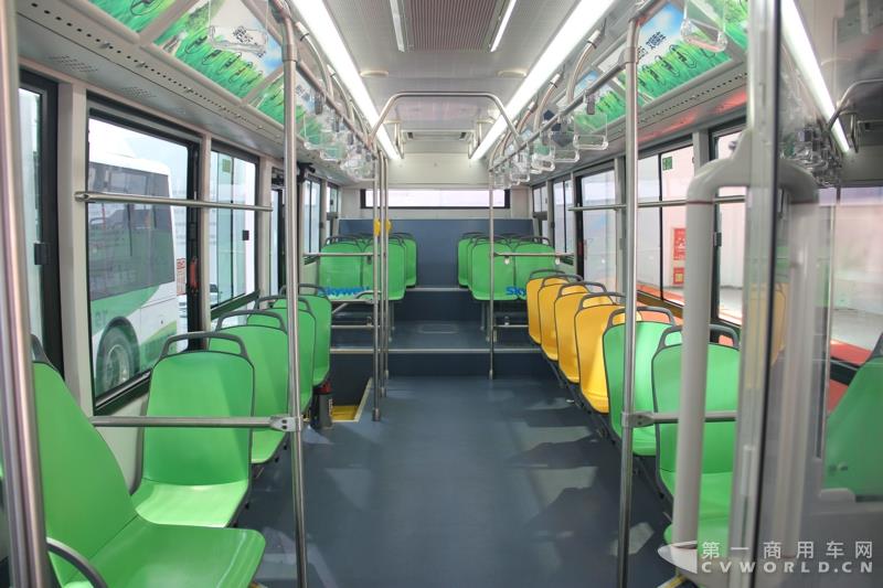 南京金龍開(kāi)沃H10純電動(dòng)公交車(chē)