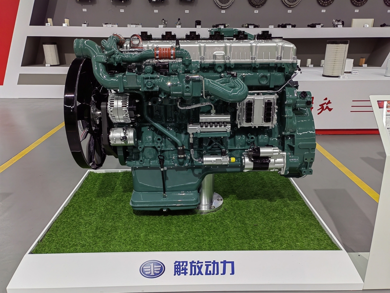 解放動(dòng)力CA6SM3-E6系列燃?xì)鈾C(jī)，排量12.52升，功率覆蓋350-470馬力