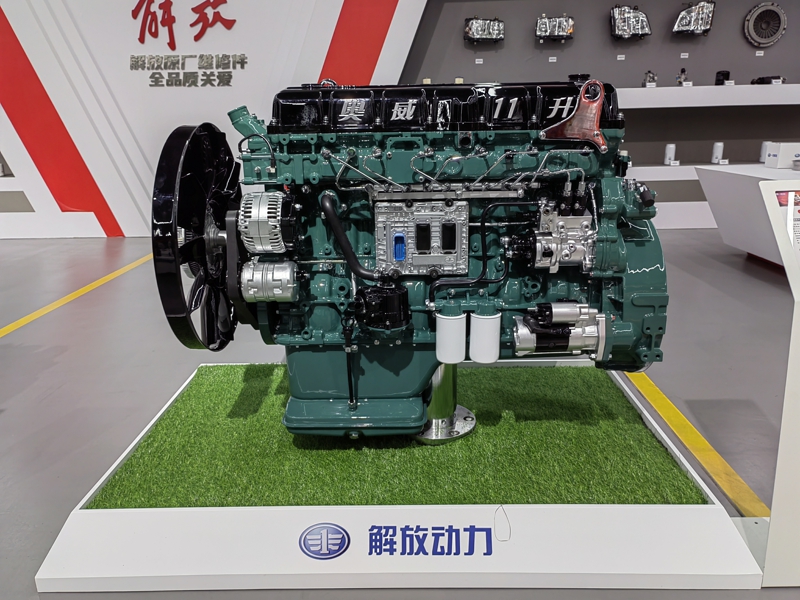 解放動(dòng)力奧威CA6DM2-E68系列柴油機(jī)，功率覆蓋400-460馬力（11升）
